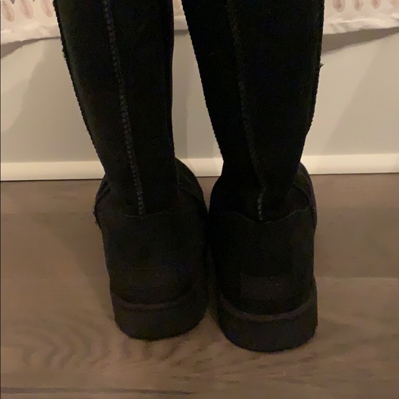 Ugg Boots - Picture 2 of 2